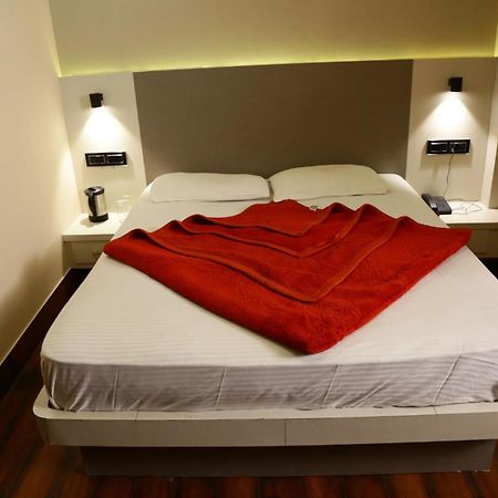 Aangan Regency Hotel Shimla Buitenkant foto