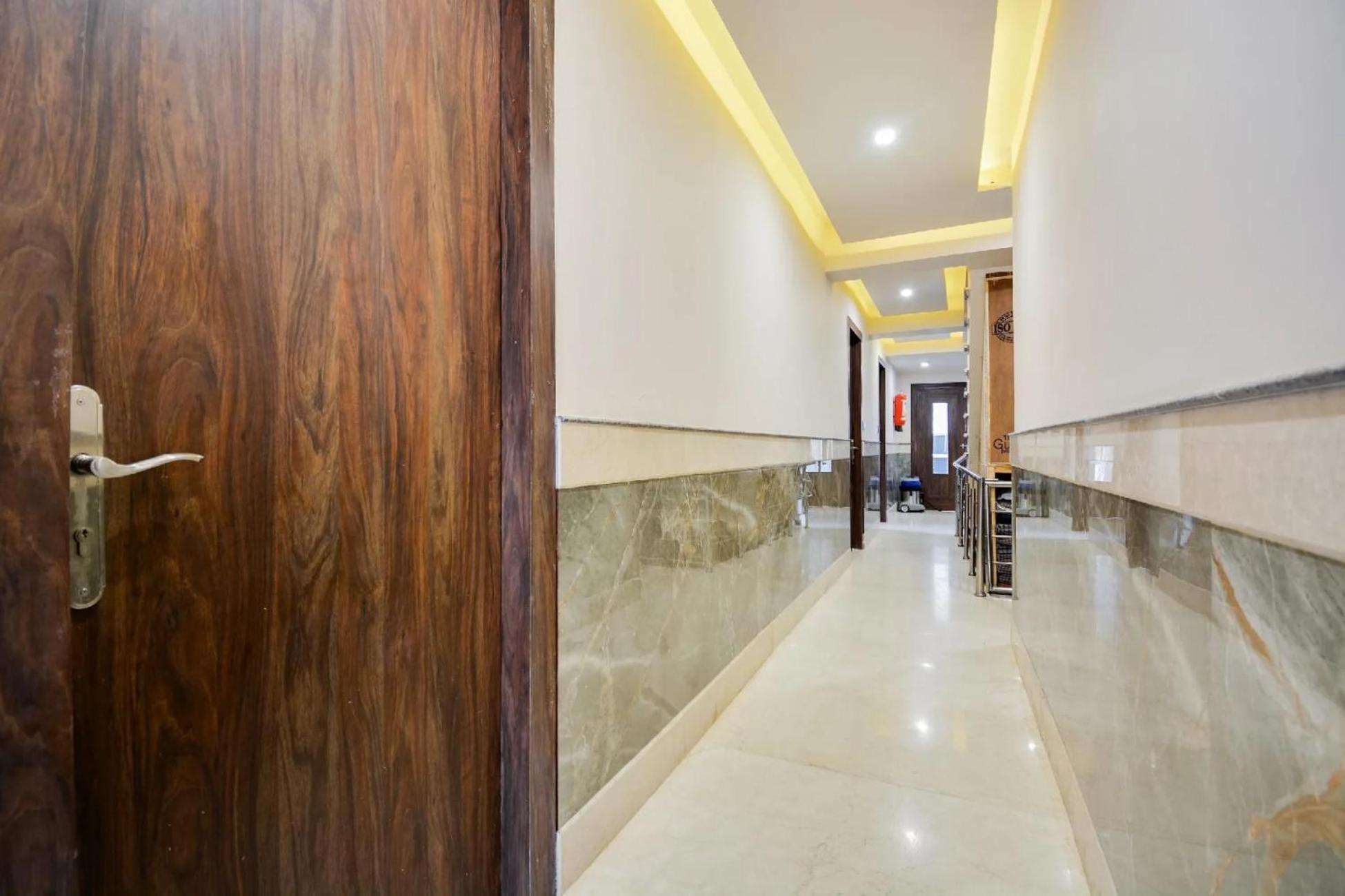 Aangan Regency Hotel Shimla Buitenkant foto