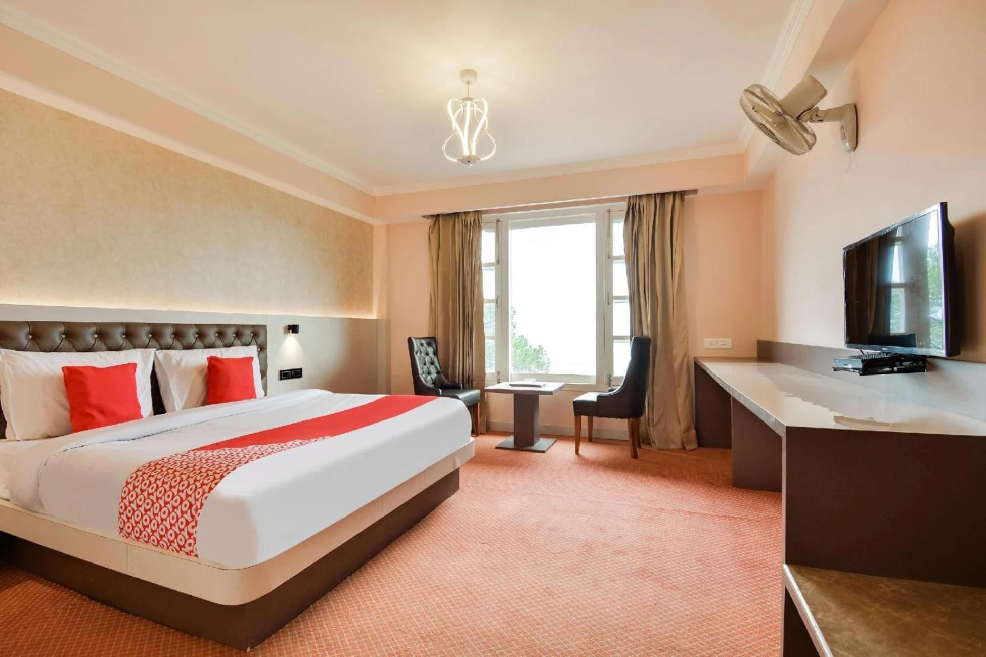Aangan Regency Hotel Shimla Buitenkant foto