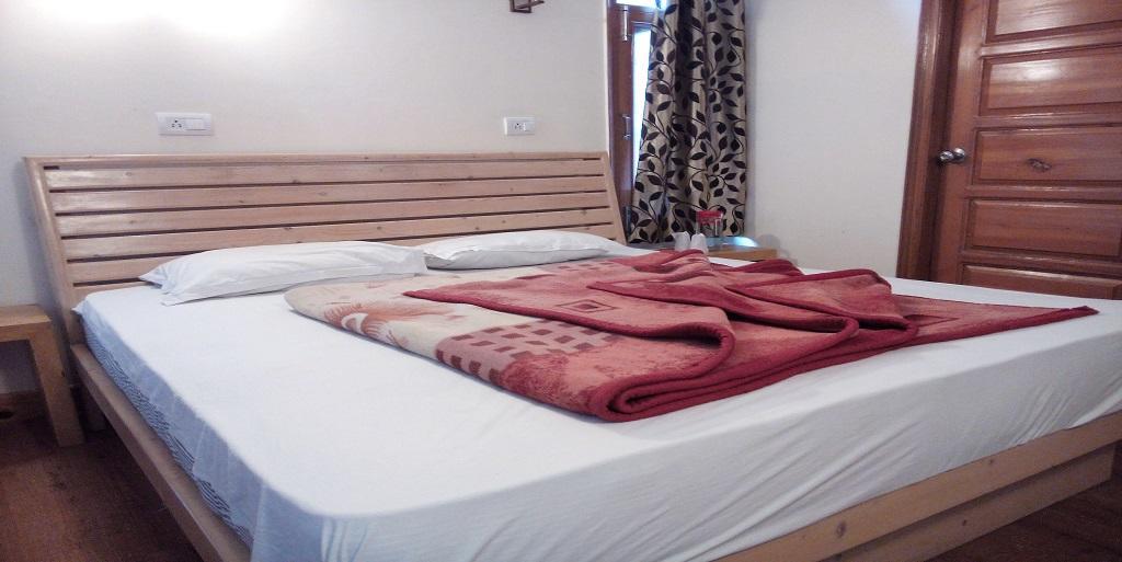 Aangan Regency Hotel Shimla Buitenkant foto