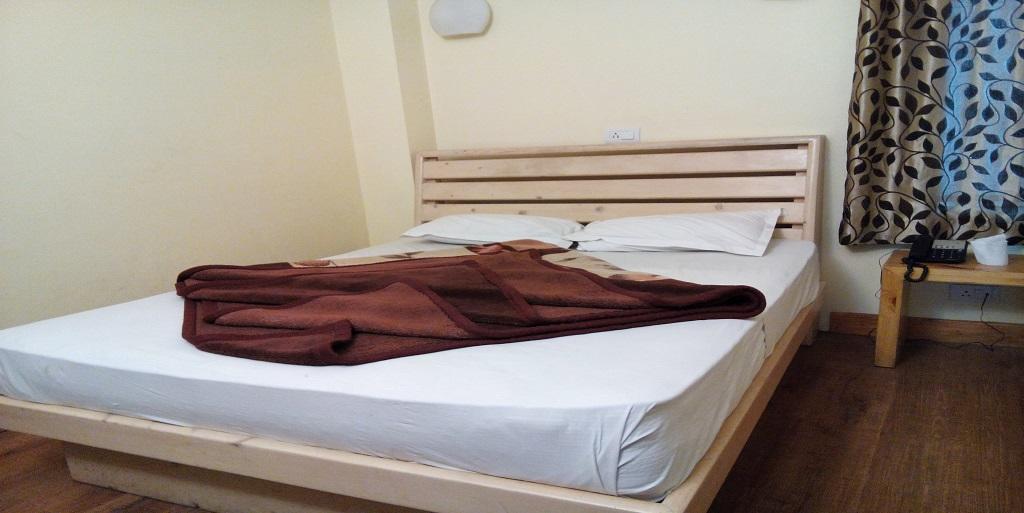 Aangan Regency Hotel Shimla Buitenkant foto