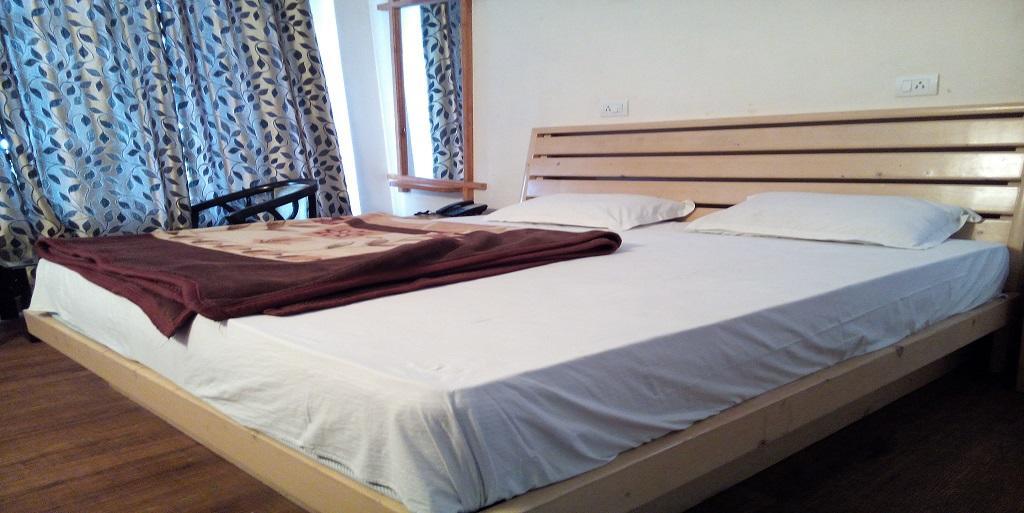 Aangan Regency Hotel Shimla Buitenkant foto
