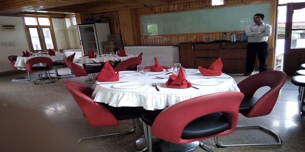 Aangan Regency Hotel Shimla Buitenkant foto